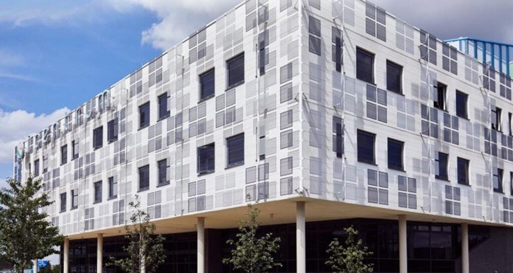 2 iCentrum  Exterior.JPG