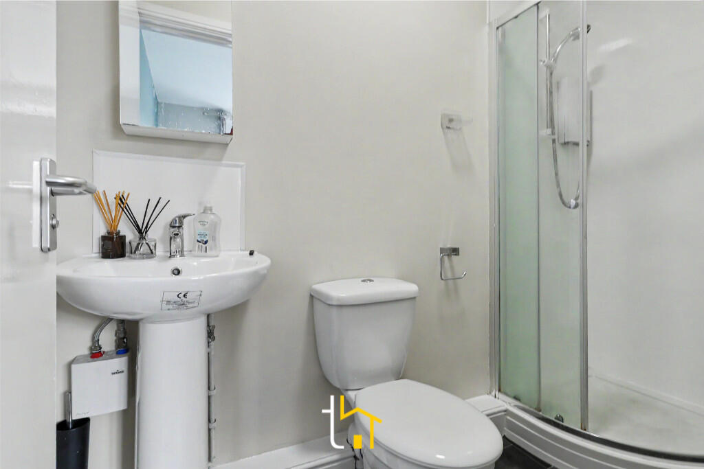 1 bedroom house share for rent
