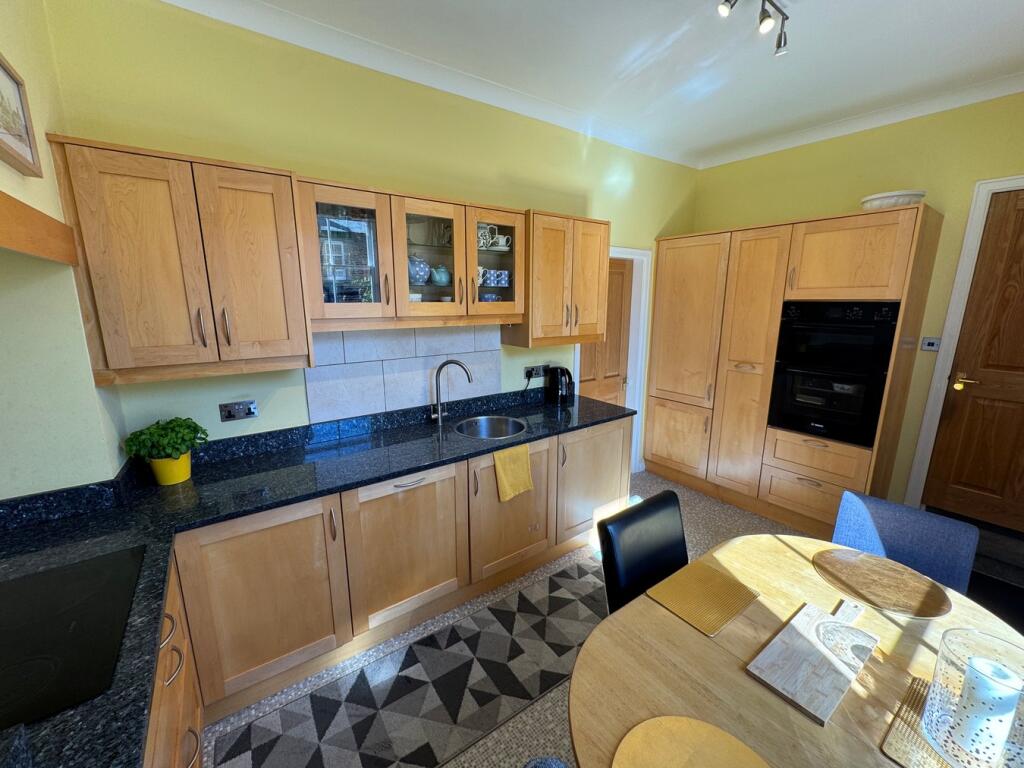 Albert Road, Shipley, BD18 photo 3