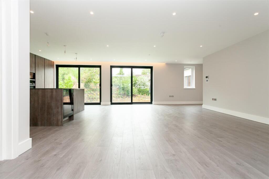 Apartment in Bromley - More