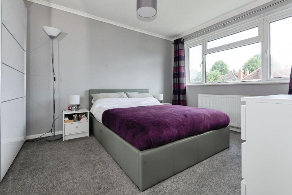 House in Solihull, Haslucks Green - More