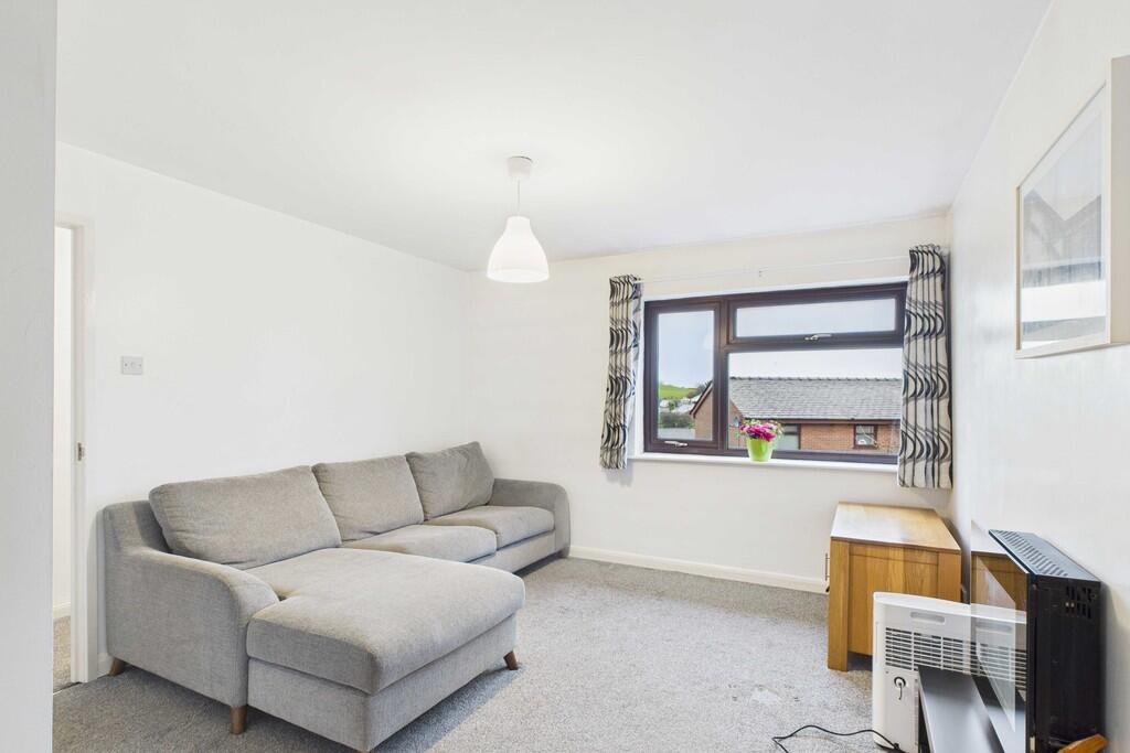 2 Birch Close, Roose, Barrow-in-Furness, Cumbria, LA13 0RQ photo 2