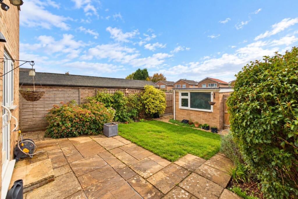 Nightingale Gardens, Nailsea photo 2