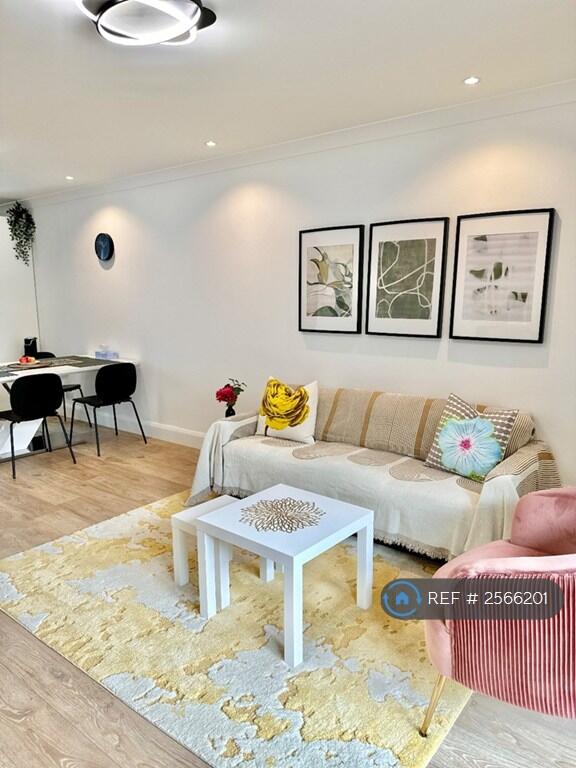 Main image of property: Boardwalk Place, London, E14