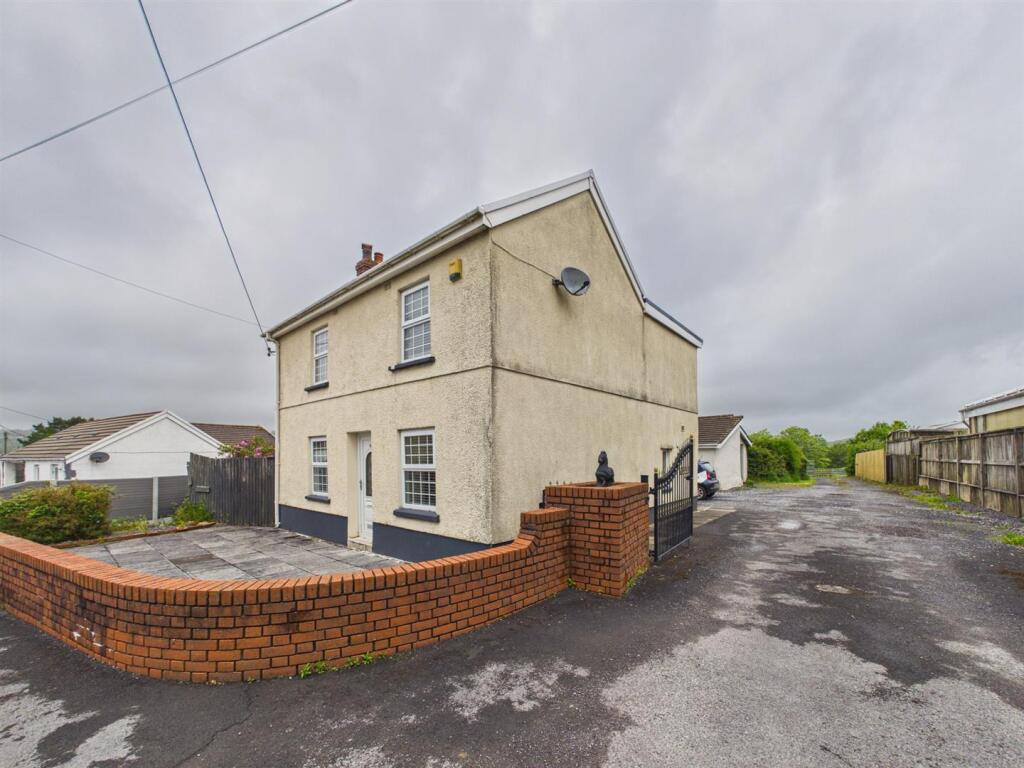 Main image of property: Heol Llanelli, Pontyates, Llanelli