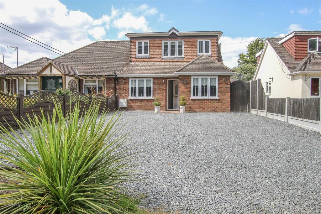 3-bed semi-detached on Hook End Road, Hook End, £635,000