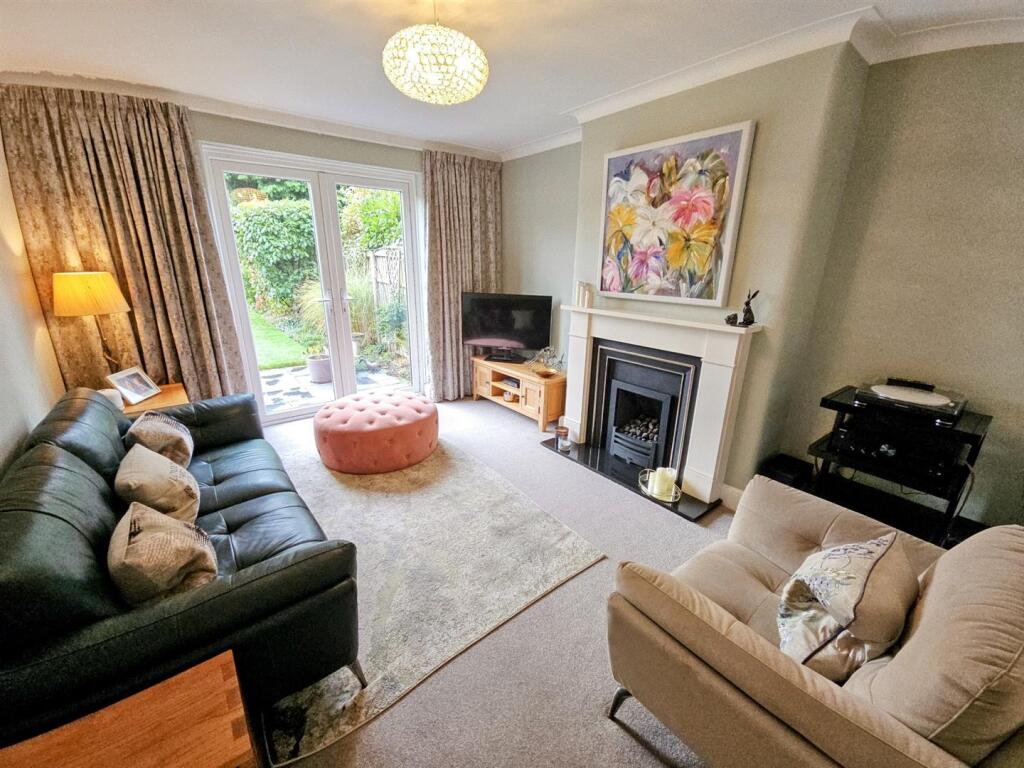 Bridgefield Avenue, Wilmslow photo 2