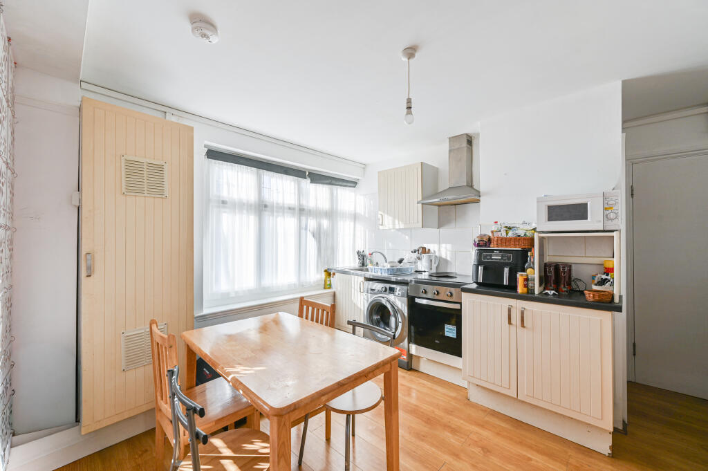 Main image of property: Norbury Avenue, 220 Norbury Avenue, Thornton Heath