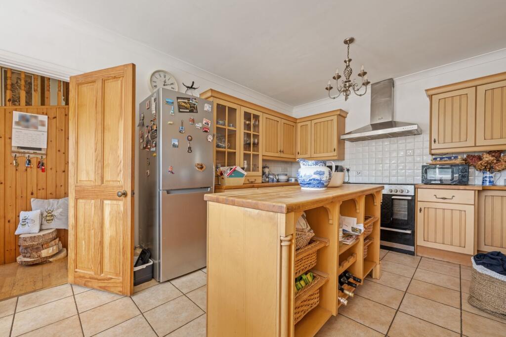 House in Christchurch, Bournemouth, Christchurch and Poole - View 2
