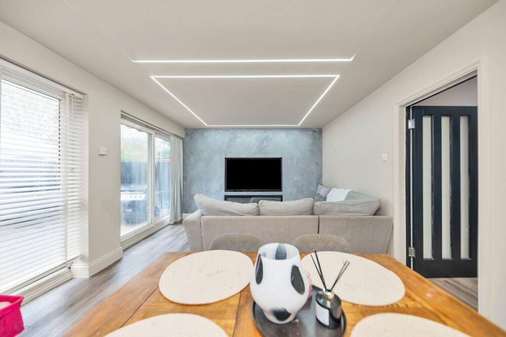 House in West Suffolk, Newmarket - View 2