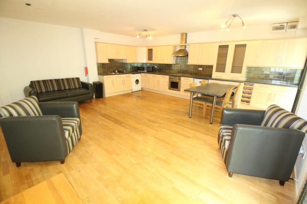 Main image of property: Flat 2 Foxrose Court - 25432, Sneinton, East Midlands, NG3