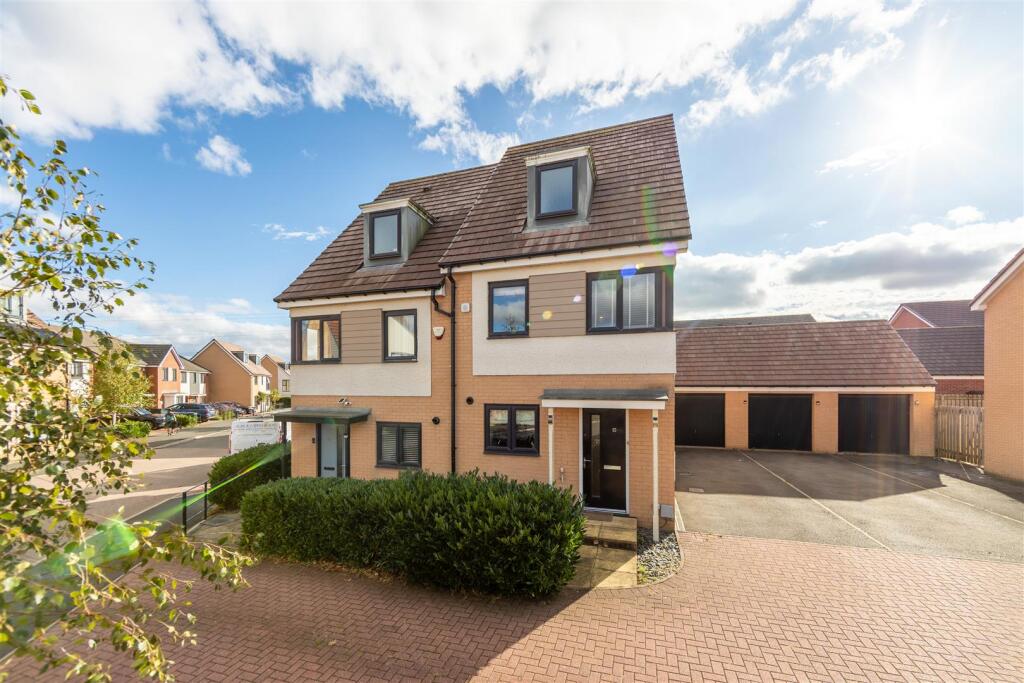 3-bed semi-detached on Heron Crescent, Great Park, NE13, £280,000