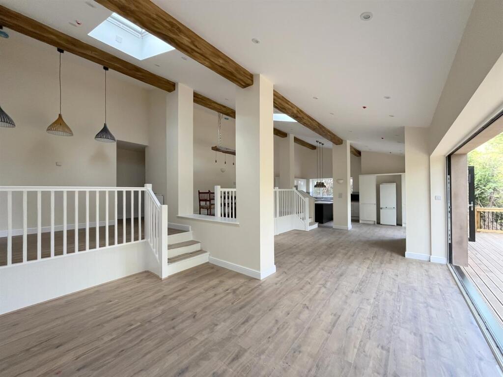 House in Llandrindod Wells - More