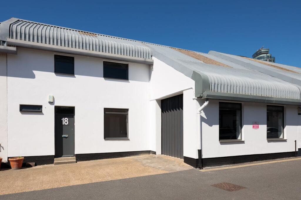 Main image of property: 18 Brook Lane Business Centre, Brook Lane North, Brentford, TW8 0PP