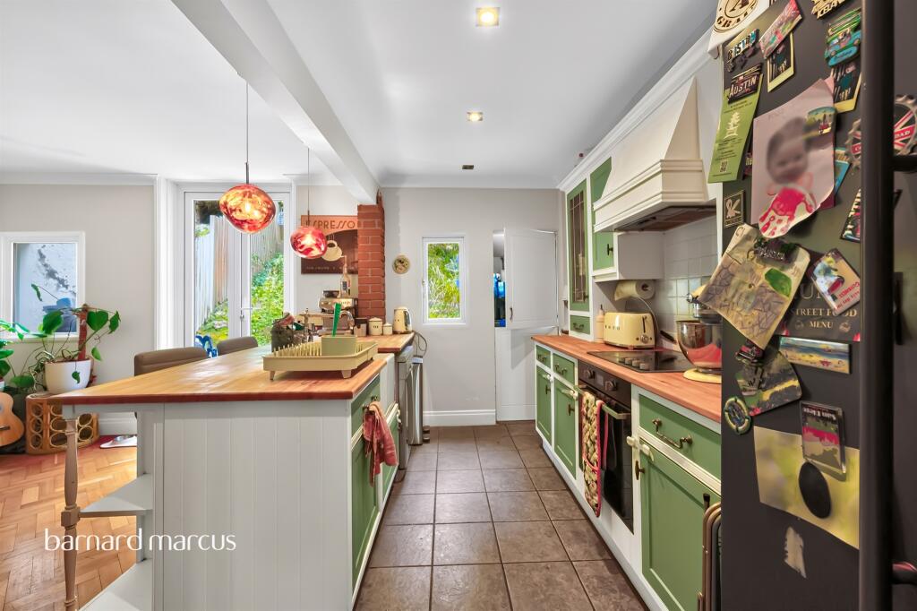 Garlands Road, Redhill - View 4