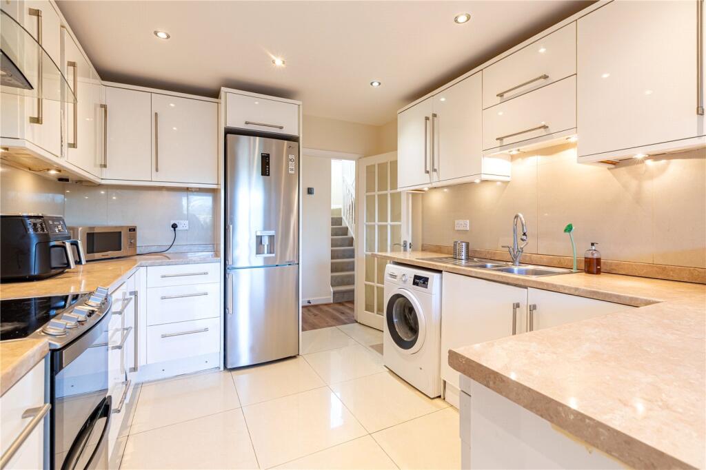 Stockcross, Newbury, Berkshire, RG20 photo 3