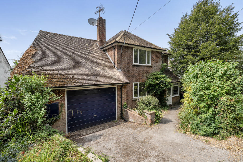 Main image of property: Wrecclesham Hill, Farnham, GU10