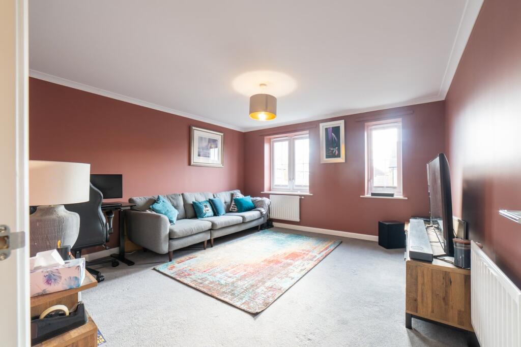 Russet Drive, Bishops Cleeve, Cheltenham, GL52 photo 2