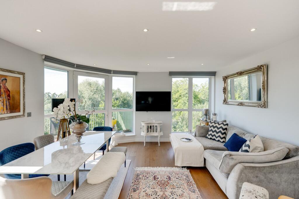 Apartment in London - View 5