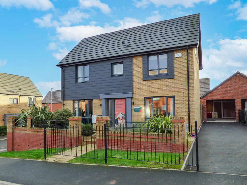 4-bed detached on The Foxford, Malvern Rise, Off St Andrews Road, Malvern, Worcestershire, WR14, £495,000