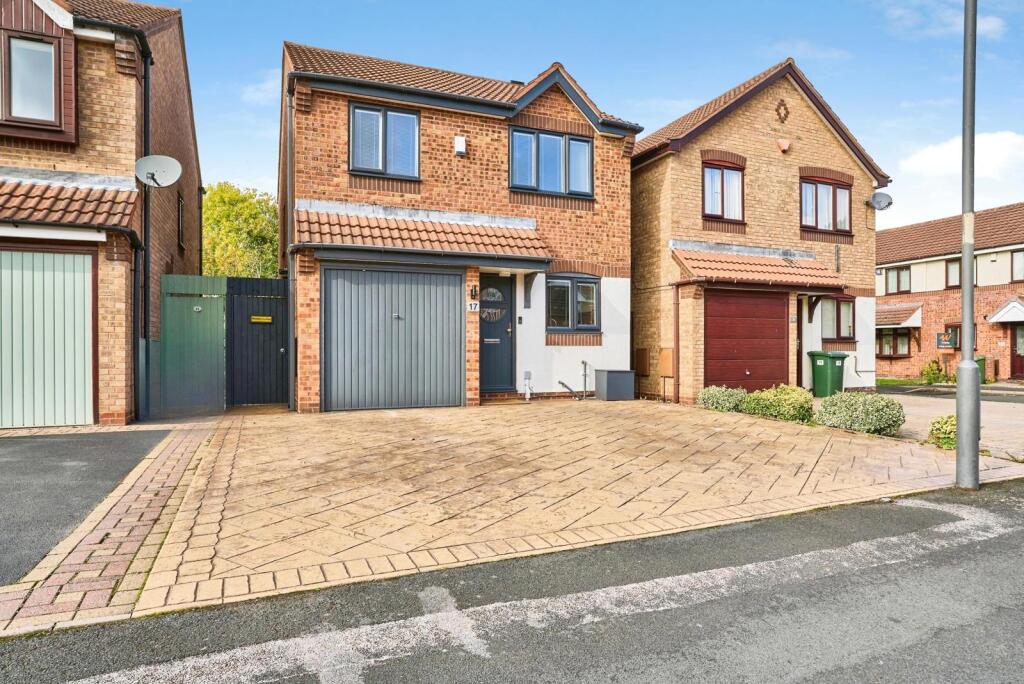 3-bed detached on Colliery Drive, Walsall, West Midlands, WS3, £300,000