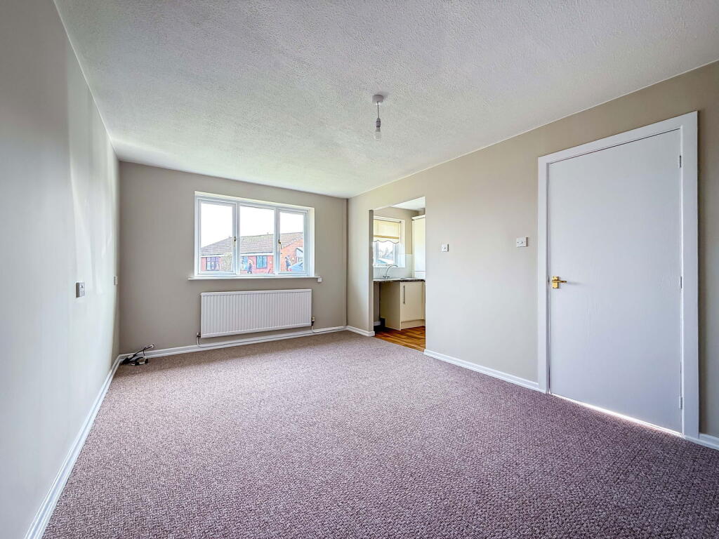 Fleetwood Drive, Banks, PR9 8HE photo 3