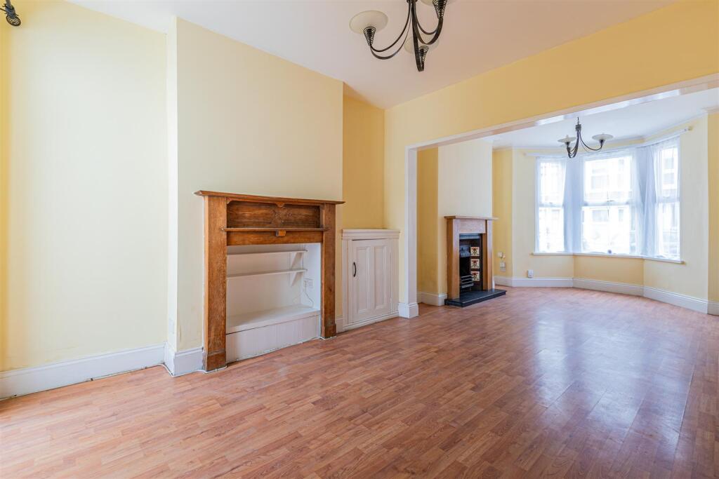 House in Cardiff, Pengam Green, Splott - View 3