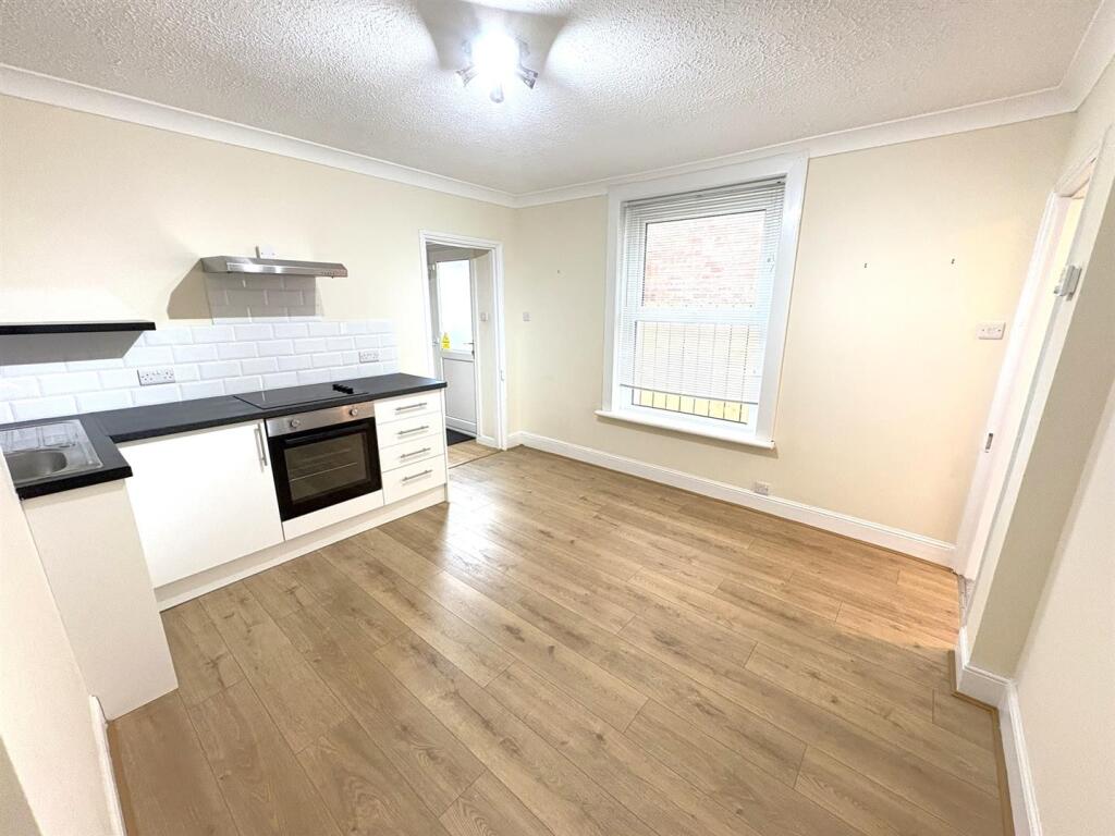 House in Portsmouth - View 3