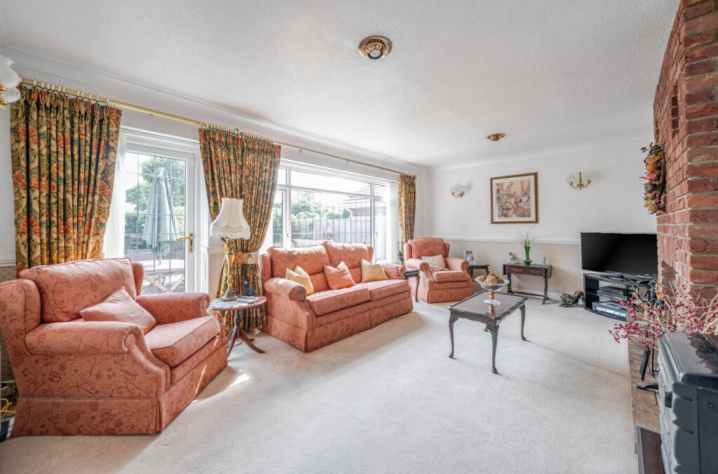 Totternhoe Road, Dunstable, Bedfordshire photo 4