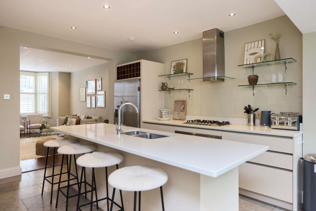 4 bedroom house for rent