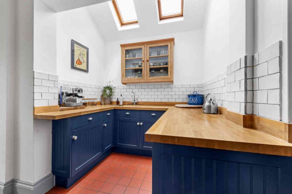 House in West Oxfordshire, Woodstock - More