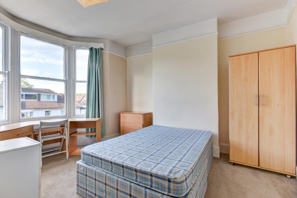 6 bedroom terraced house for rent