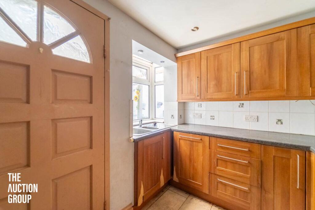 House in Burnley, Habergham - More