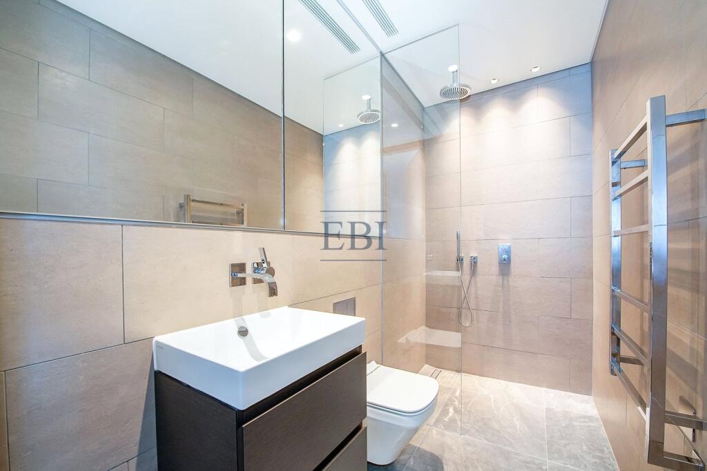 Apartment in London - More