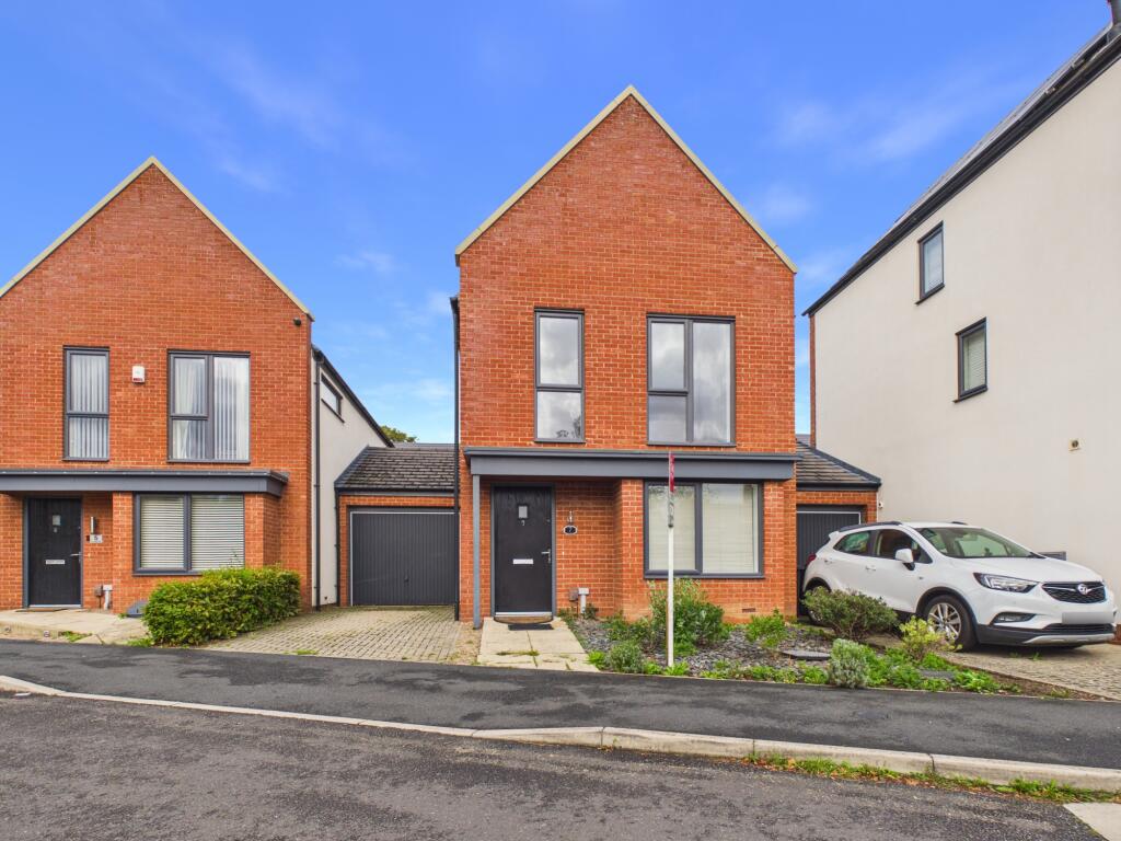 3-bed detached on Prince George Drive, Kingsway, £250,000
