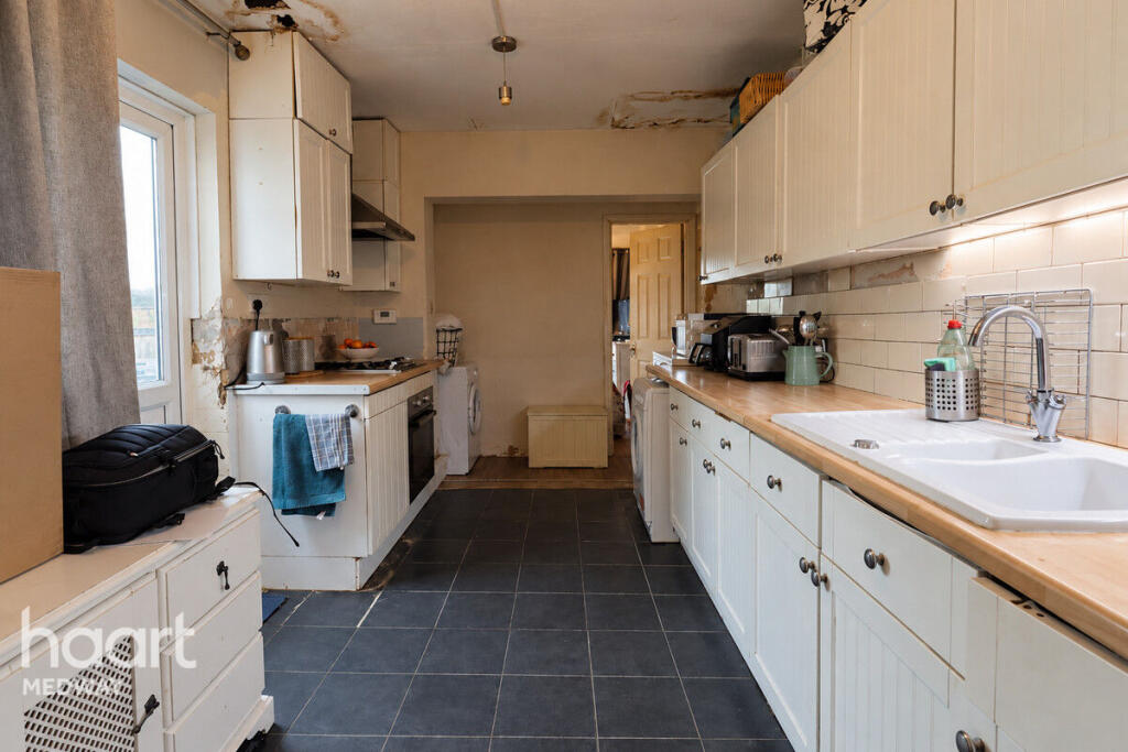 Northcote Road, Rochester photo 3