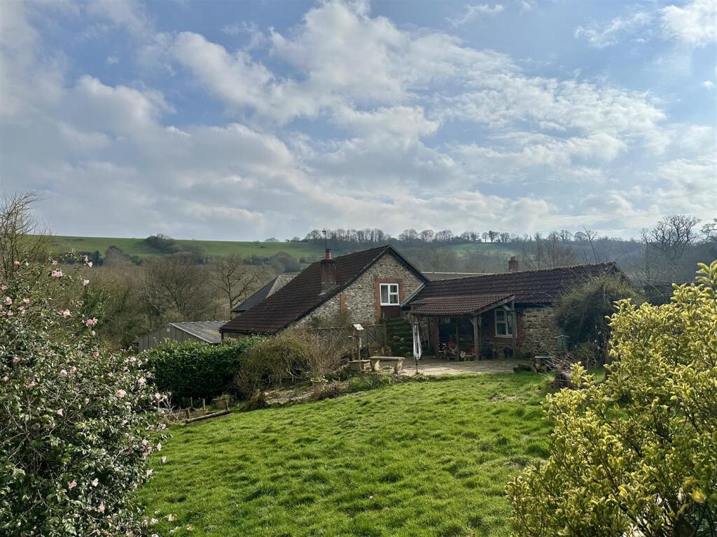 Main image of property: Honiton