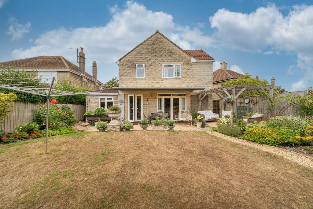 Bellefield Crescent, Trowbridge - VENDOR SUITED WITH NO CHAIN photo 2