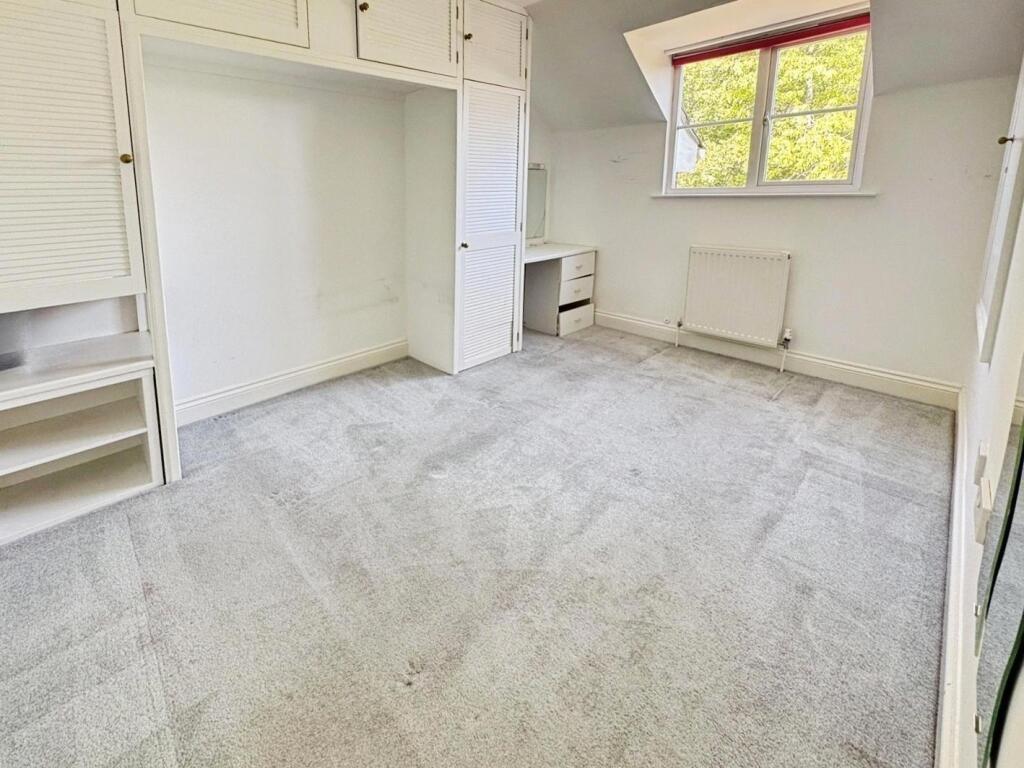House in Guildford, Ash Green, Ash - More