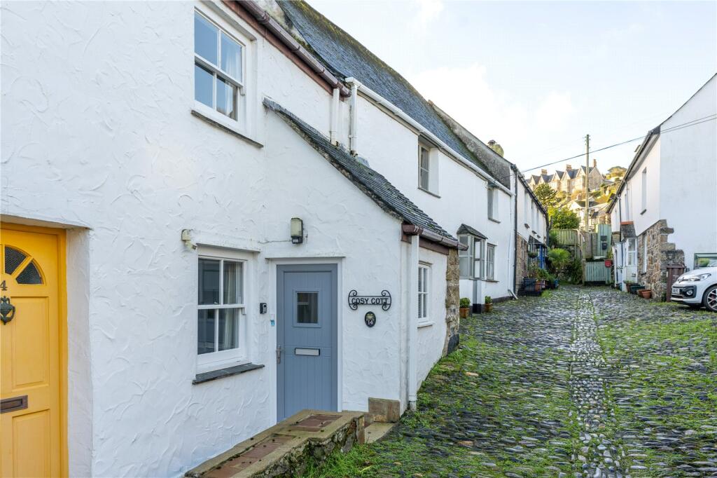 2 bedroom terraced house in Newlyn, great location, 1/2 bedrooms, no chain