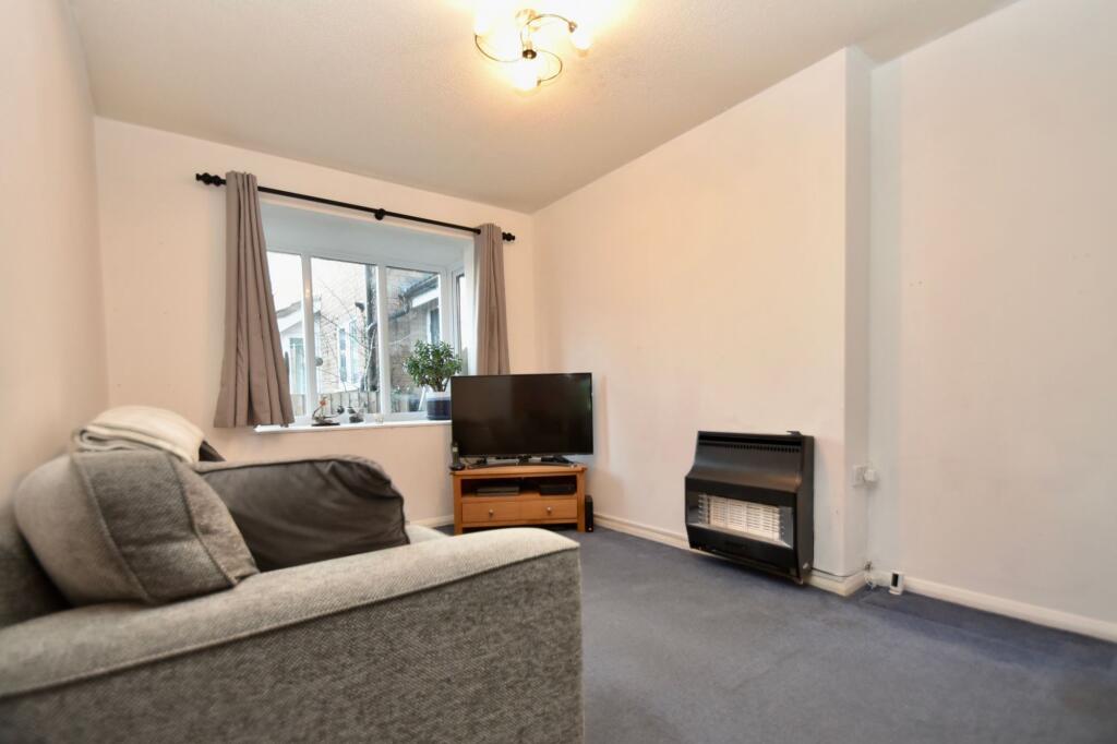 Alder Close, Eaton Ford, PE19 photo 3