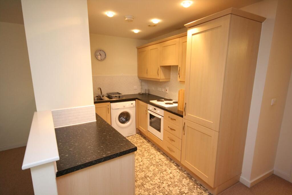 Apartment in Manchester, Victoria Park, Ardwick - View 2