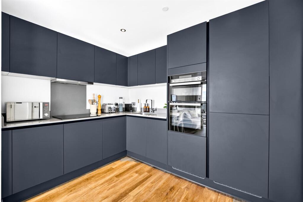 Apartment in London - View 5