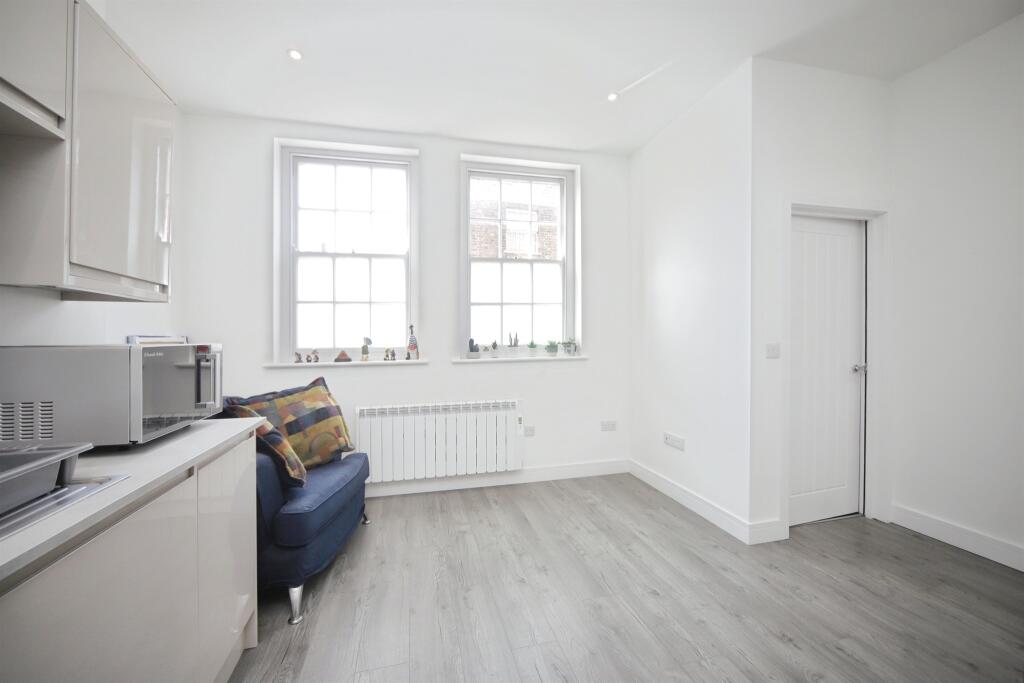 Apartment in Taunton - View 4