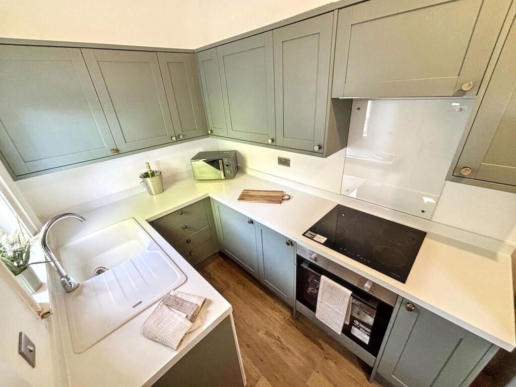 House in Newcastle upon Tyne, County Durham - More