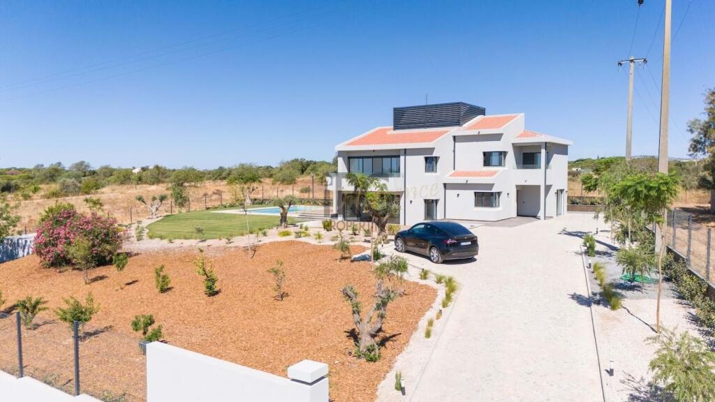 Main image of property: Algarve, Quarteira