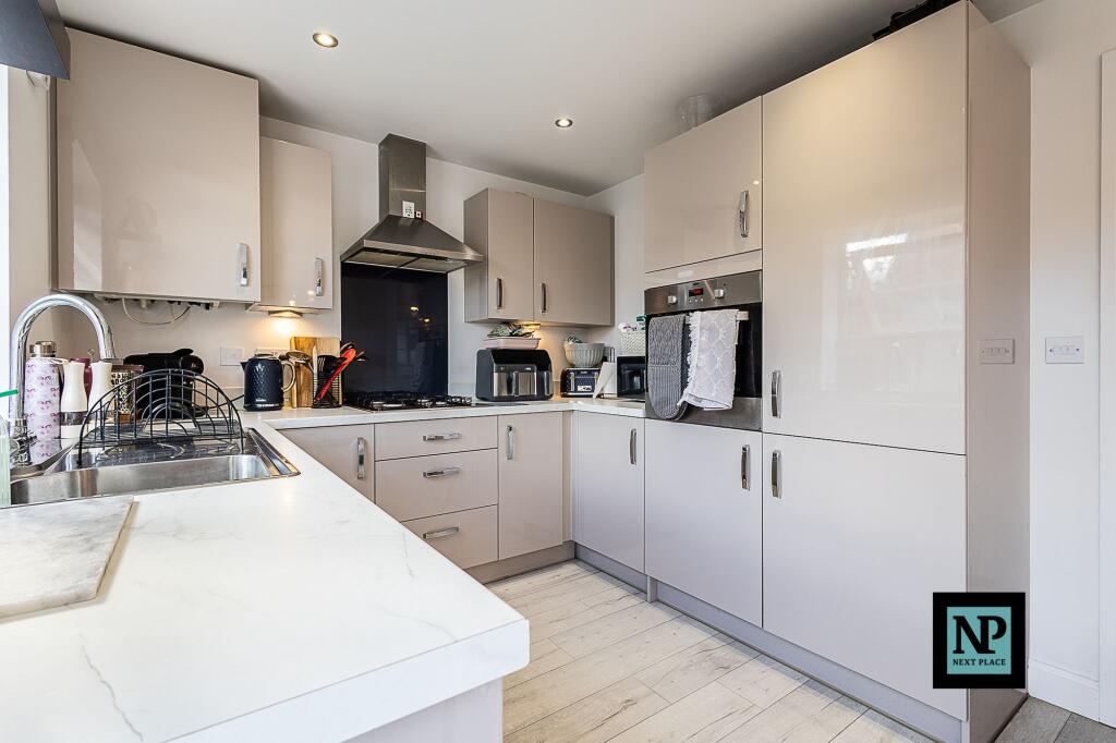 House in Tamworth, Staffordshire - More