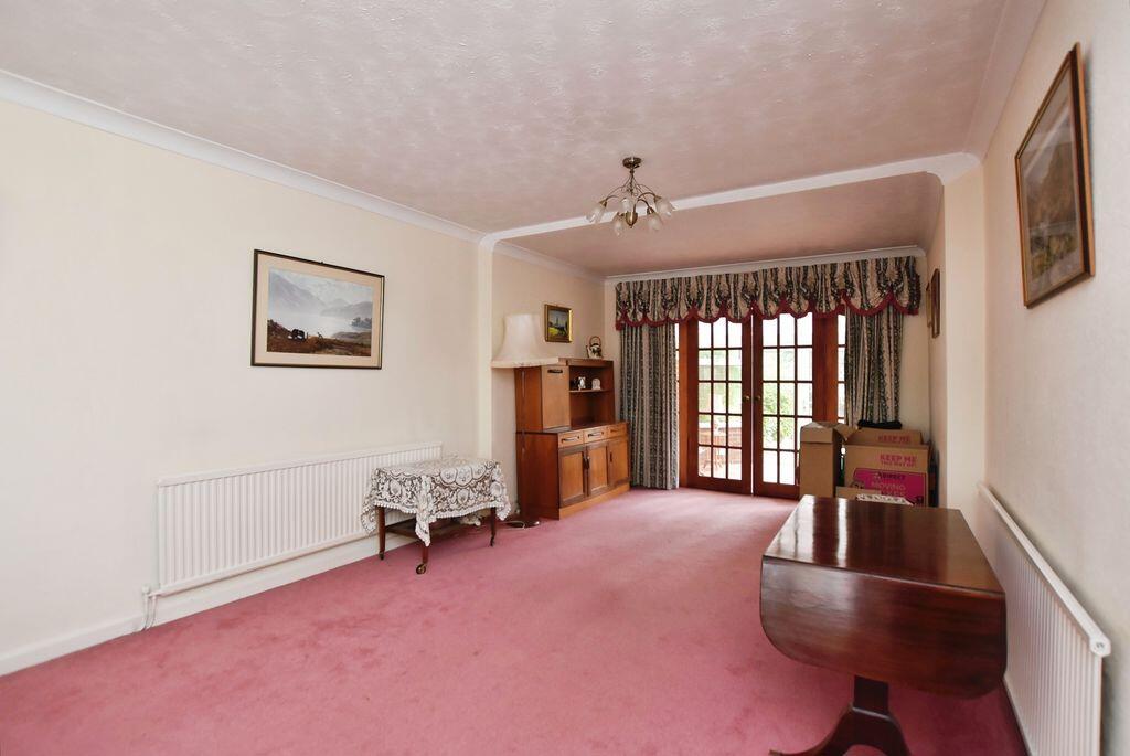 House in Salisbury, Wyndham Park - More