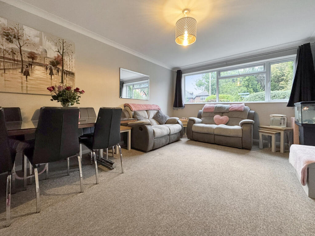 Apartment in Worthing, West Worthing - View 2