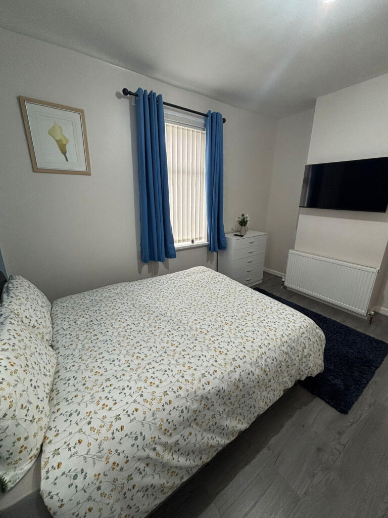 3 bedroom end of terrace house for rent